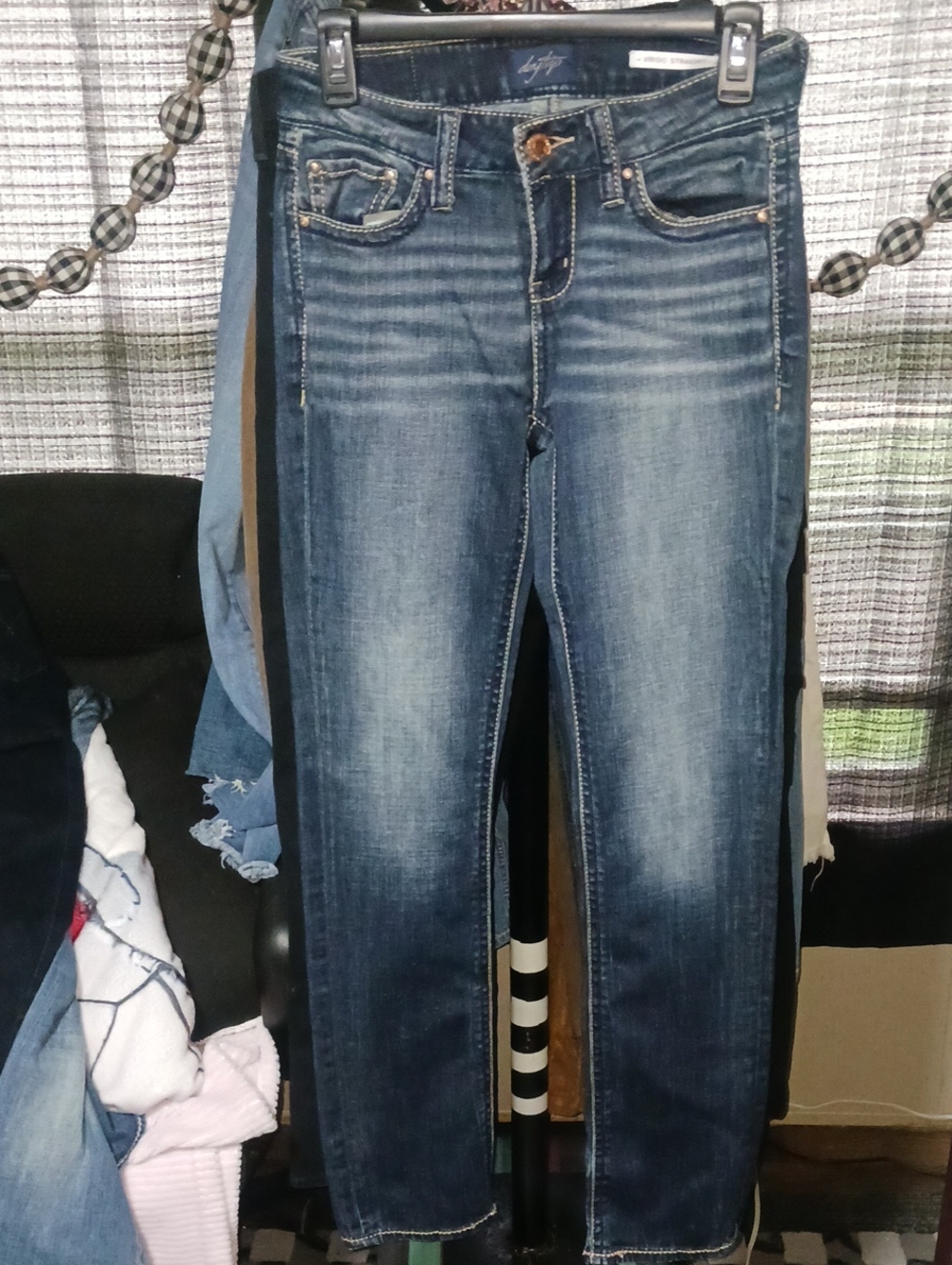 Daytrip Women's Medium Wash Straight Leg Jeans